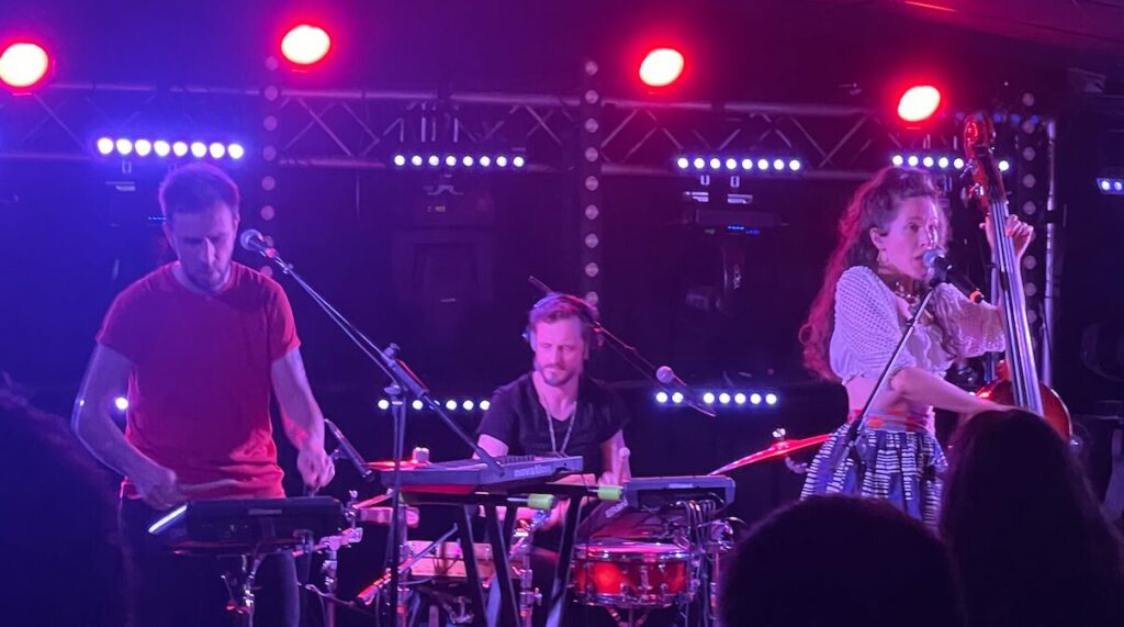 Eda Diaz en concert au dancing